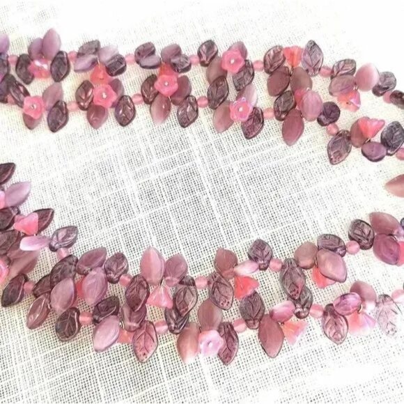 Purple flowers and leaves beaded necklace purple pink - Picture 7 of 9